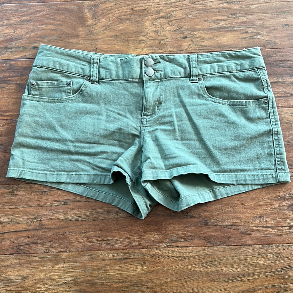 So Wear It Declare It green Shorts - Picture 2 of 8